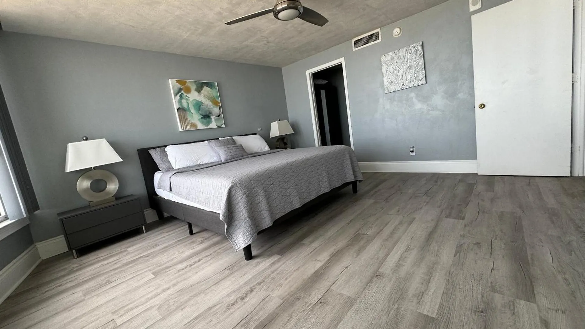 Direct Oceanfront No-Drive Beach Condo Daytona Beach
